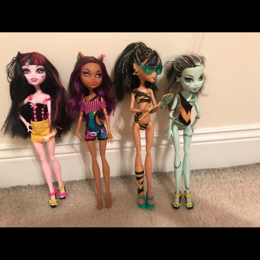 Monster high dolls